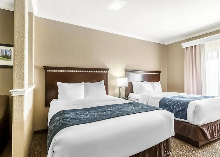 Queen Suite Mobility accessible